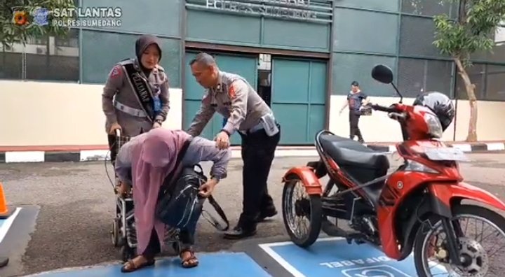 Bukan Sekadar Jalur Khusus: Satpas Sumedang Tunjukkan Pelayanan Difabel Secara Nyata
